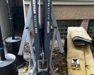 Outdoor ping pong table