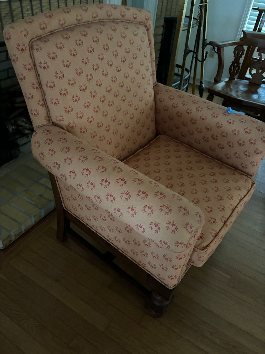 Great American Antique Mall Fall Parking Lot Sale starts on 11/9/2024