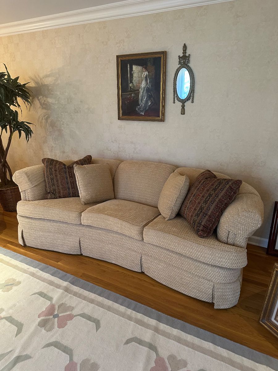 (E) Sale is in Short Hills with Style and Quality starts on 10/26/2024