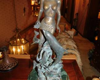 SPI Mermaid With Dolphins Scu;pture