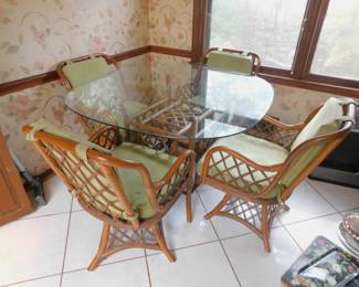Vintage Rattan Glass Top Dining Table With 4 Swivel Chairs