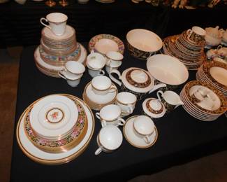 WEDGWOOD AND ROYAL DOULTON FINE CHINA
