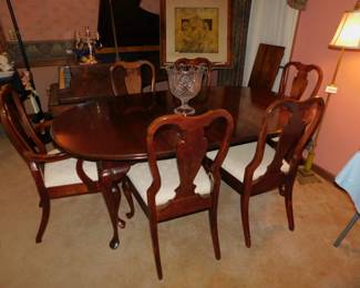 CRESCENT MAHOGANY DINING TABLE WITH 6 CHAIRS & 2 LEAVES JUST IN TIME FOR THANKSGIVING