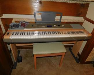 Yamaha Electric Console Piano And Bench YPG-635