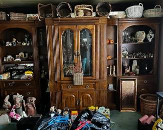 house pic breakfront.  These are separate pieces and can be arranged in different ways