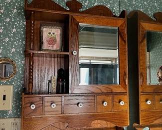 house pic bath cabinet (19 x 28")