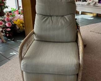 house pic recliner