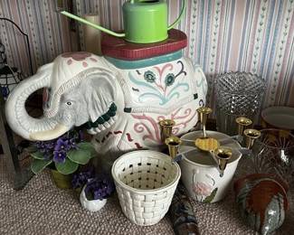 house pic elephant, vases