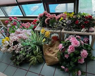 house pic artificial flowers