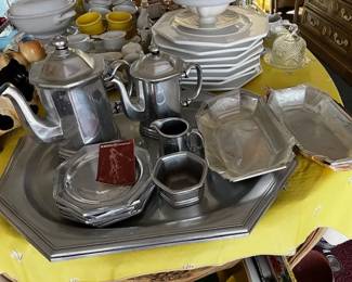 house pic Armetale Mullberry Hill coffee/tea service, plates bowls, tray (23"x 18")