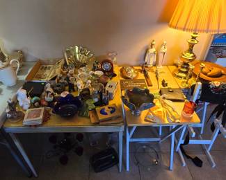 Group of many small vintage items