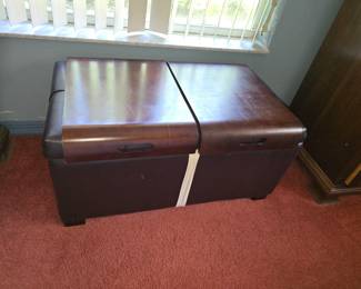 Bedroom blanket chest