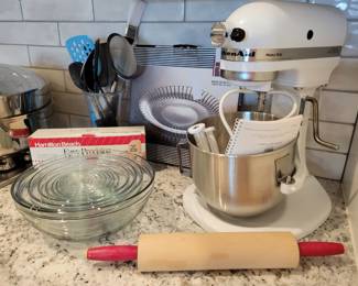 Kitchen-Aid stand mixer