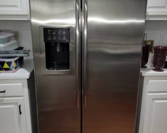 GE stainless s/s fridge