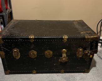 Wardrobe trunk 