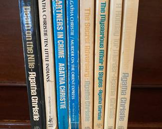 Large selection of paperback and hard cover books.  Patterson, Christie, Rule, Oprah, Princess Di, Michael Jackson, some JFK memorabilia, vintage encyclopedias, lots of interesting reads.