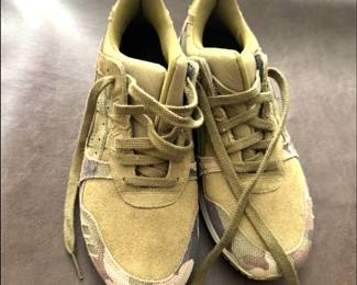 Size 7 men’s 8 woman 