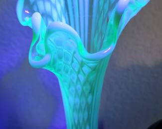 Fenton Diamond Point Columns Opalescent Swung Vase | Green