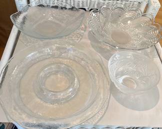 Serving Appetizers And Desserts