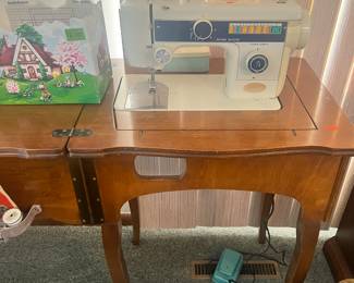 Sewing machine in cabinet 