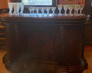 stand alone bar, picture does not show the detail beauty