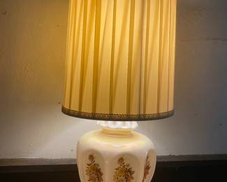lovely old lamp, lights top and bottom