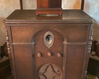 another antique radio