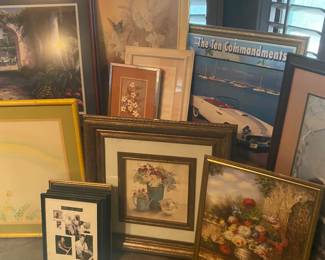 lots of wall art, a nice variety