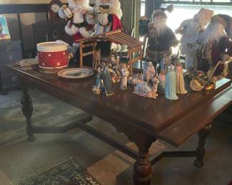 antique draw leaf table with 6 chairs