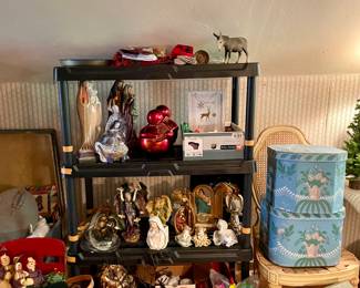 Nativity sets and statues