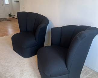 Set of 2 chairs $350