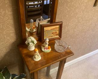 Display case with mirror