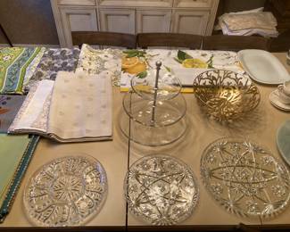 Placemats, runners and serving platters
