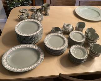 62-piece Wedgewood Etruria Barlastron embossed set
