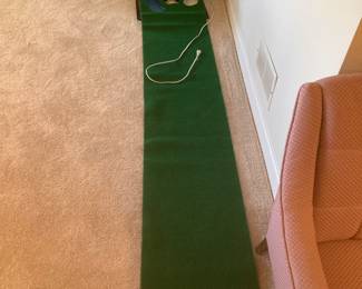 Indoor putting green