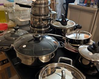 Pots, Pans, Baking and Cooking Supplies! Many New, MOST LIKE NEW! PERFECT for the upcoming holiday season!