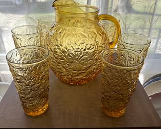 This FANTASTIC MCM Anchor Hocking Honey Gold Crinkle Pitcher and six glasses is MINT!
