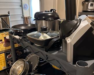 Pots, Pans, Baking and Cooking Supplies! Many New, MOST LIKE NEW! PERFECT for the upcoming holiday season!