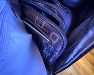 An awesome 3 piece set of Apt. 9 luggage! Large bag, Medium Bag and a Tote!