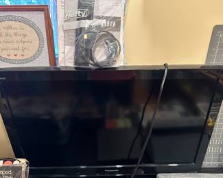 A really nice 32 inch Panasonic Flat Screen TV. Complete with remote! Great for a basement, second bedroom for the kids!