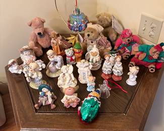 The front bedroom is filled with tchotchkes too!