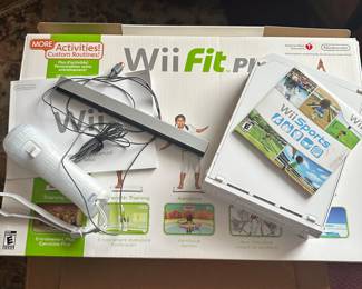 A Wii Fit ensemble! Plus other games!