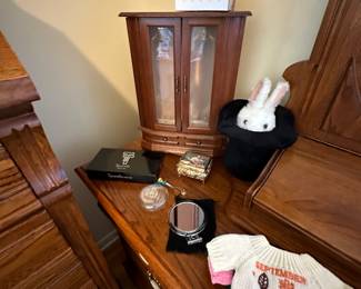 Odds and ends! Collectibles abound!
