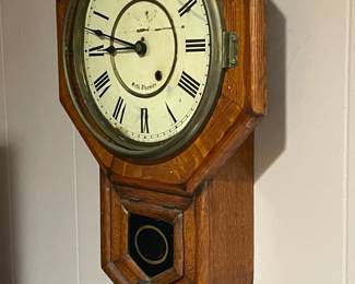 Wall regulator clock