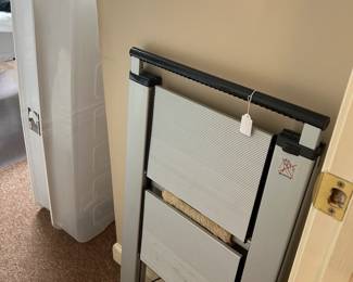 Large and small stepladders 