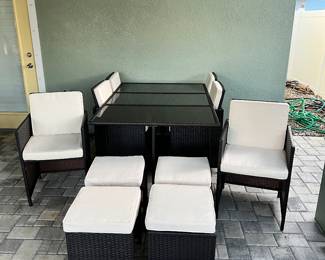 Awesome outdoor patio table and chairs 