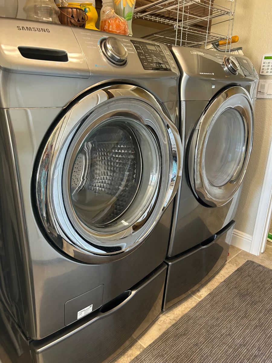 Electric dryer.  Set approx. 7 years old