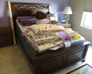 Queen Lift Bed