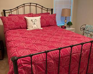 Cremiux bedding