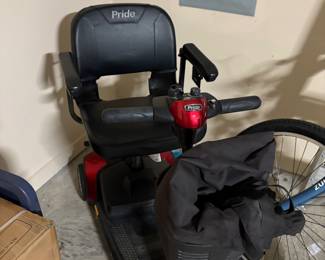 Pride 3 wheel scooter - like new